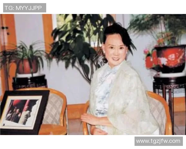 眼睛特别大的足球明星们如何用他们的魅力征服球场与粉丝的心 眼睛特别大的足球明星们如何用他们的魅力征服球场与粉丝的心